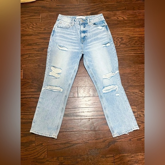 Altar’d State Ceros Slim Tapered Distressed Light Blue Denim Jeans NWOT 26 - Picture 3 of 9